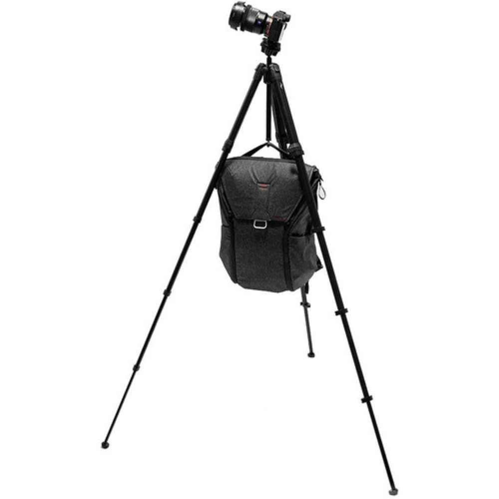 Peak Design Travel Tripod - Carbon 7 Peak Design Travel Tripod - Carbon - Image 7